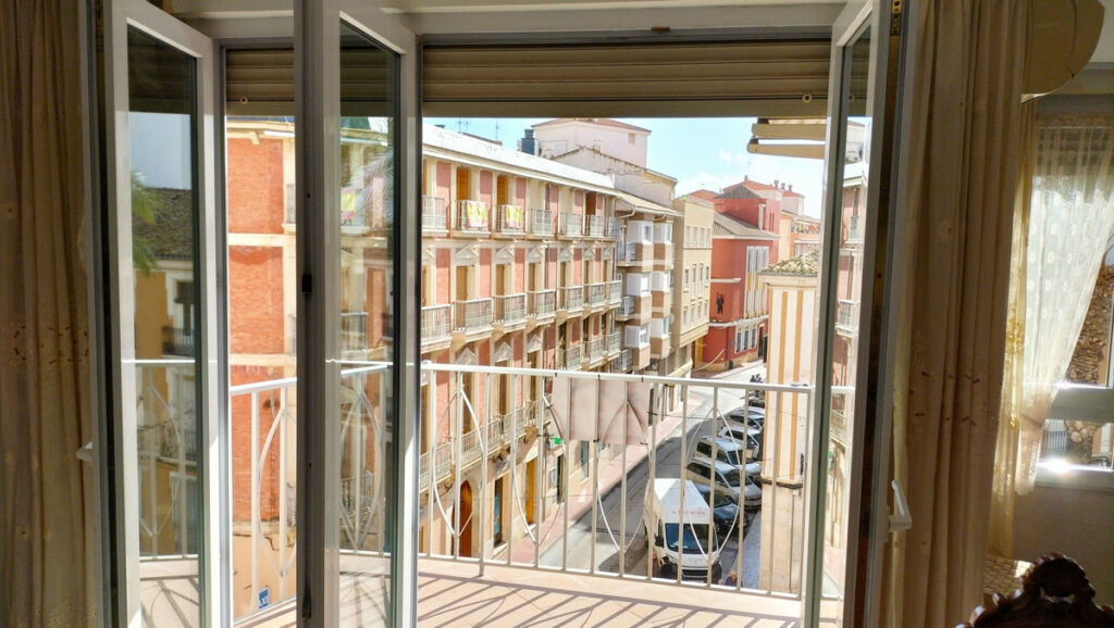 Middle Floor Apartment Sax Alicante - image 5