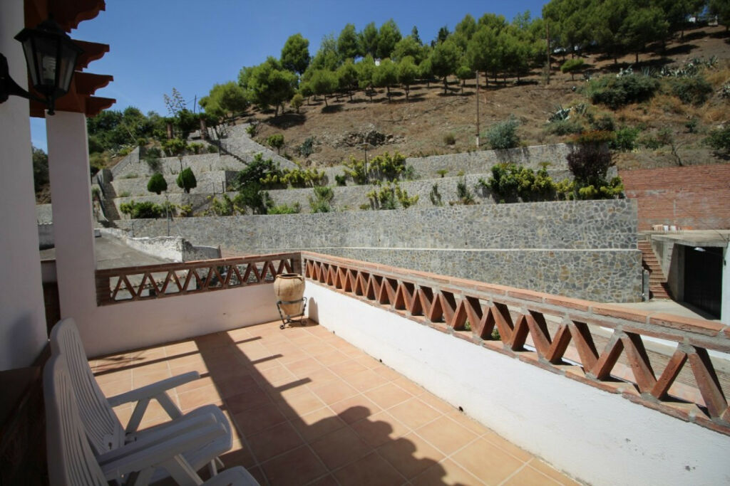 Semi-Detached House Salares Málaga - image 5
