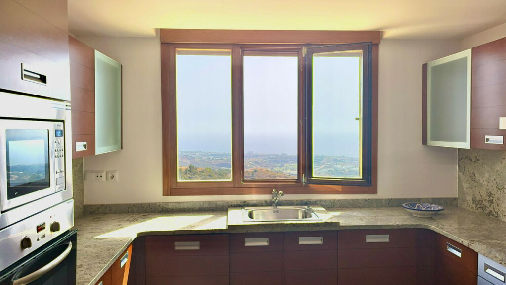 Penthouse Altos de los Monteros Málaga - image 5