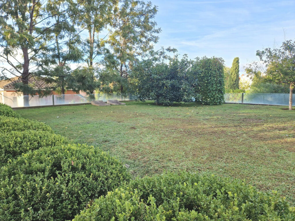 Detached Villa Estepona Málaga - image 5