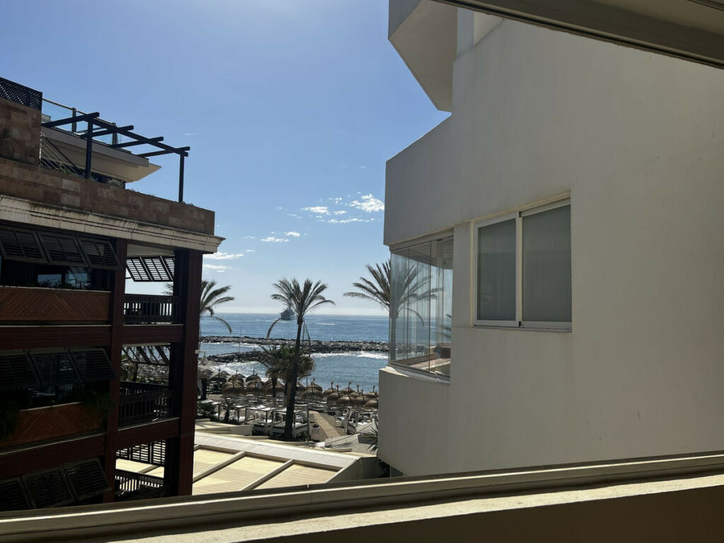 Middle Floor Apartment Puerto Banús Málaga - image 5