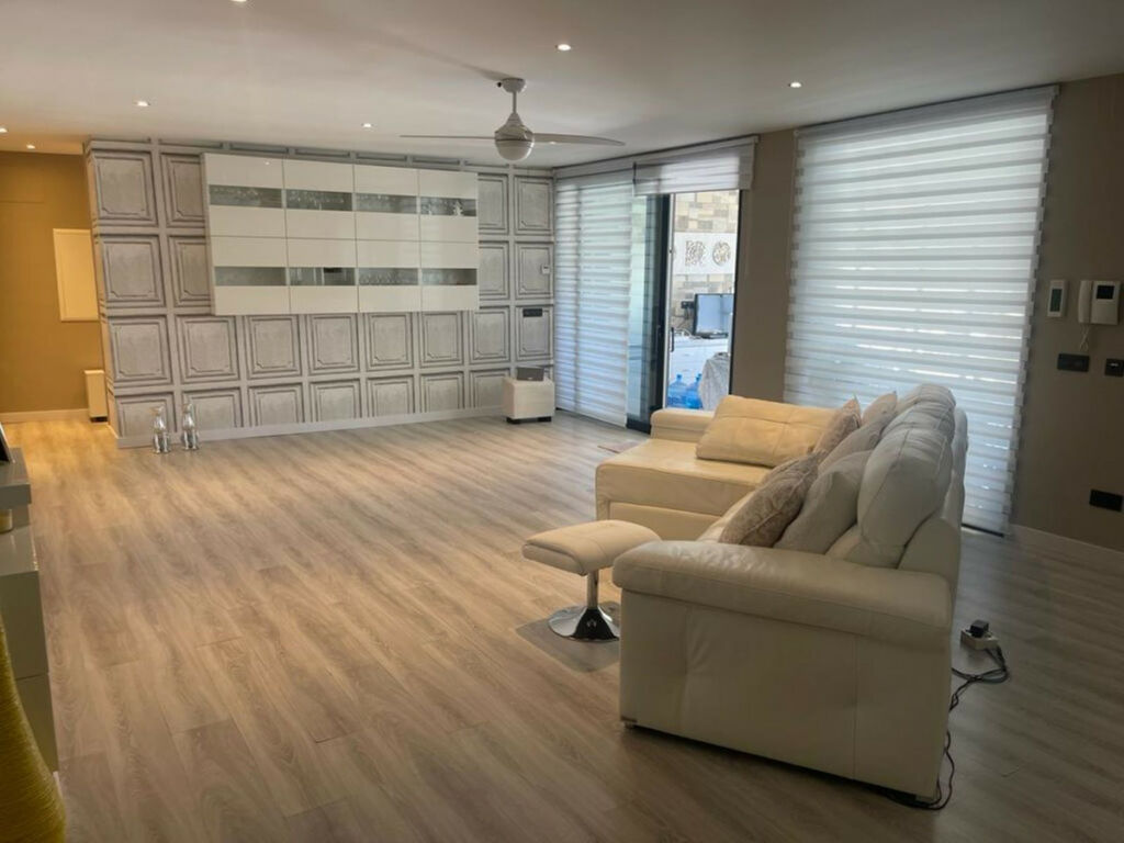 Detached Villa Estepona Málaga - image 5