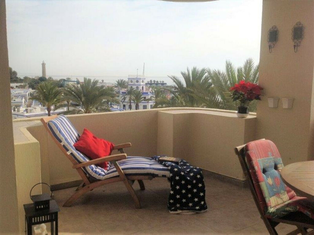Middle Floor Apartment Estepona Málaga - image 5