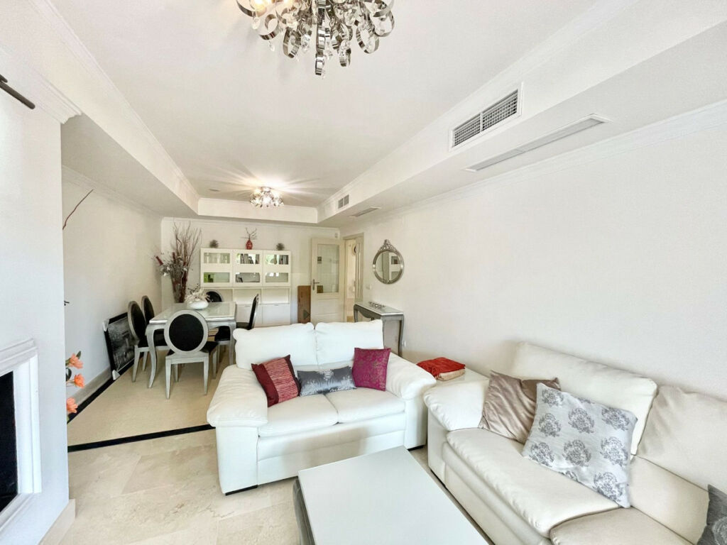 Ground Floor Apartment The Golden Mile Málaga - image 9