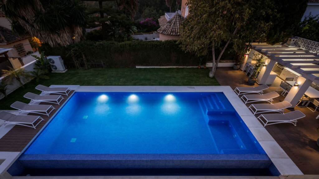Detached Villa Río Real Málaga - Bild 18