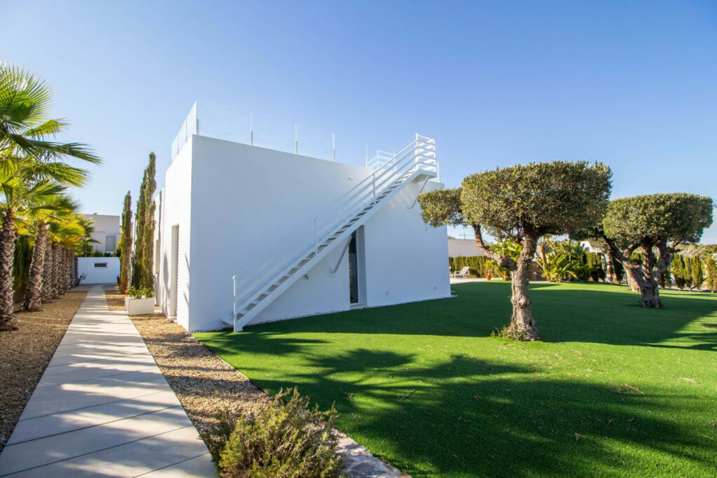 Detached Villa Las Colinas Golf Alicante - image 5