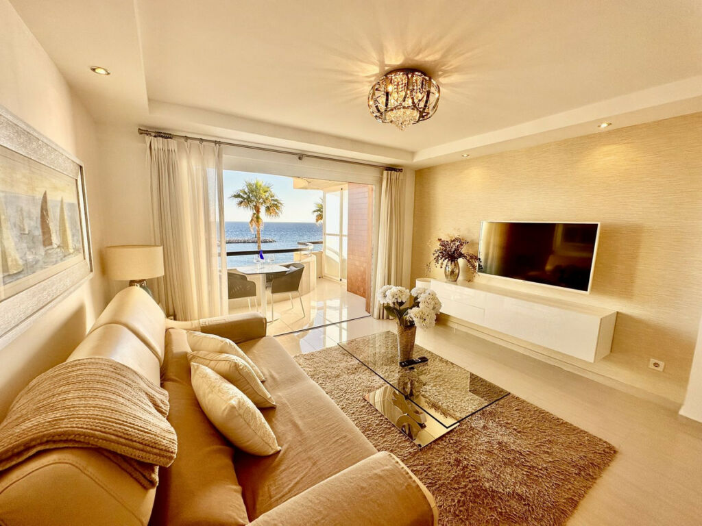Middle Floor Apartment Marbella Málaga - image 5
