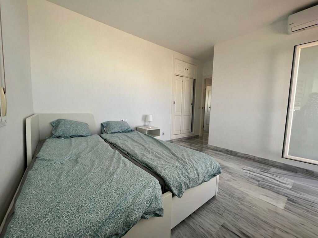 Penthouse Estepona Málaga - image 5