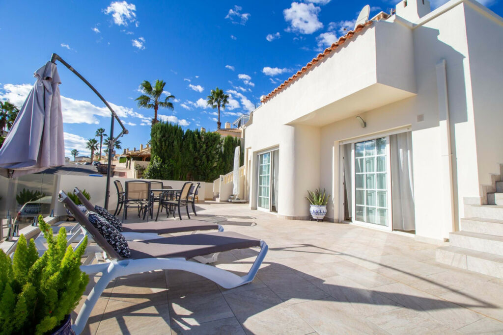 Detached Villa Las Ramblas Golf Alicante - image 5