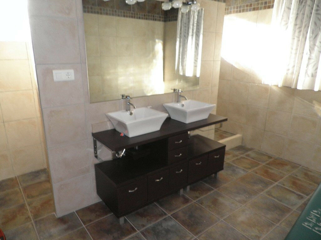 Detached Villa Estepona Málaga - image 5