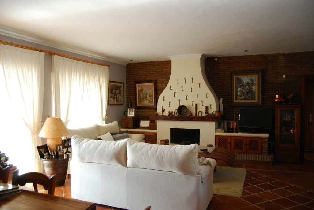 Detached Villa Alhaurín de la Torre Málaga - image 5