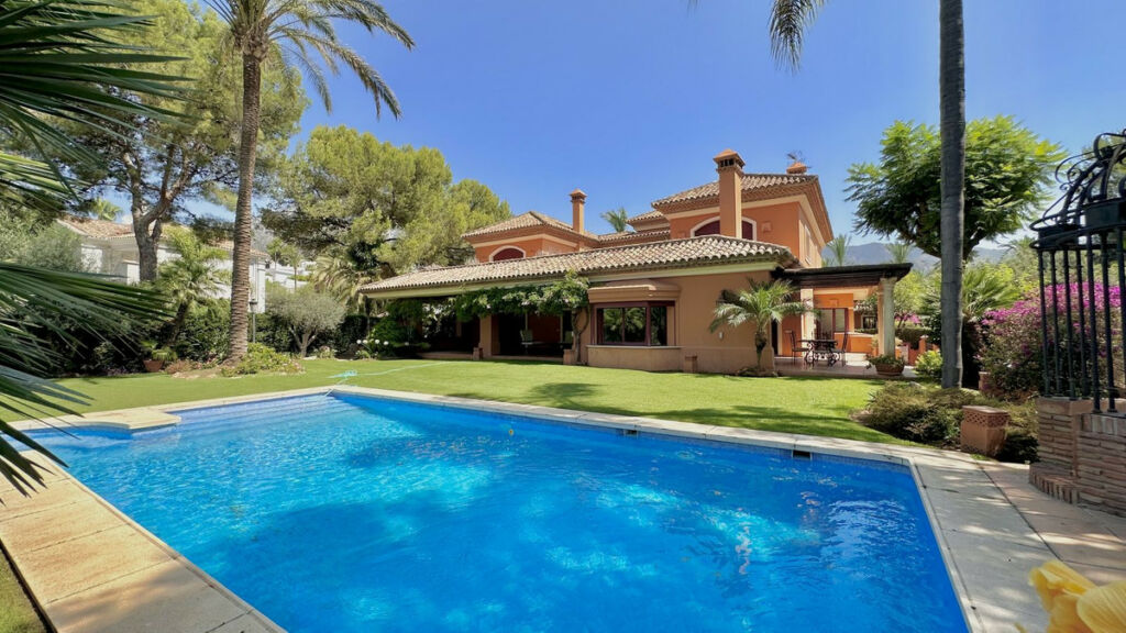 Detached Villa The Golden Mile Málaga - image 53