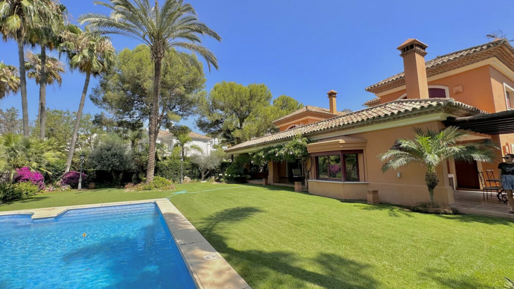 Detached Villa The Golden Mile Málaga - image 54