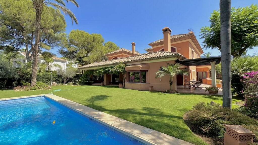 Detached Villa The Golden Mile Málaga - image 55