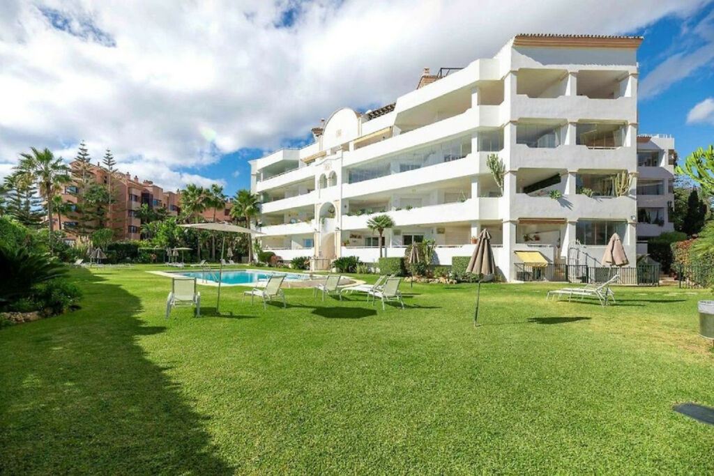 Middle Floor Apartment Puerto Banús Málaga - image 56