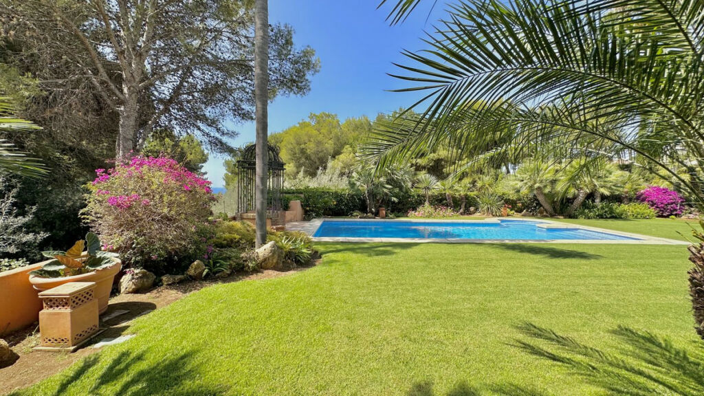 Detached Villa The Golden Mile Málaga - image 56