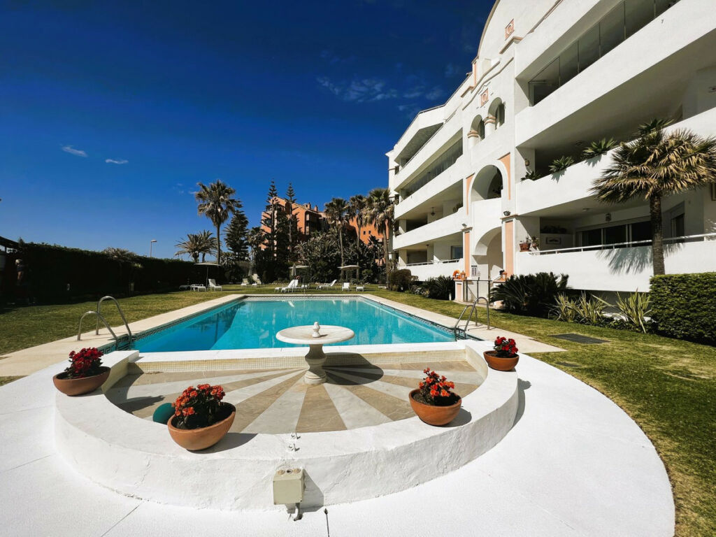 Middle Floor Apartment Puerto Banús Málaga - image 58