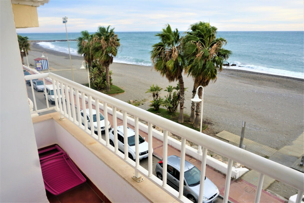 Middle Floor Apartment Caleta de Vélez Málaga - image 6