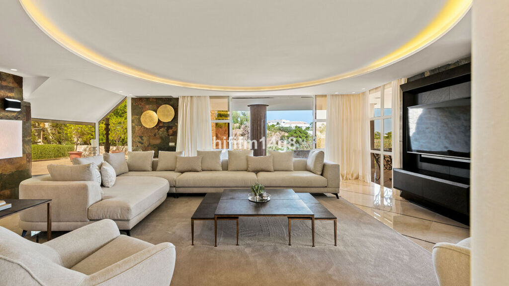 Detached Villa La Quinta Málaga - image 6