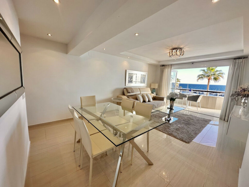 Middle Floor Apartment Marbella Málaga - image 6