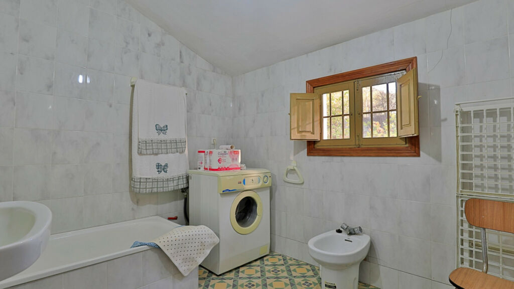 Semi-Detached House Comares Málaga - image 6