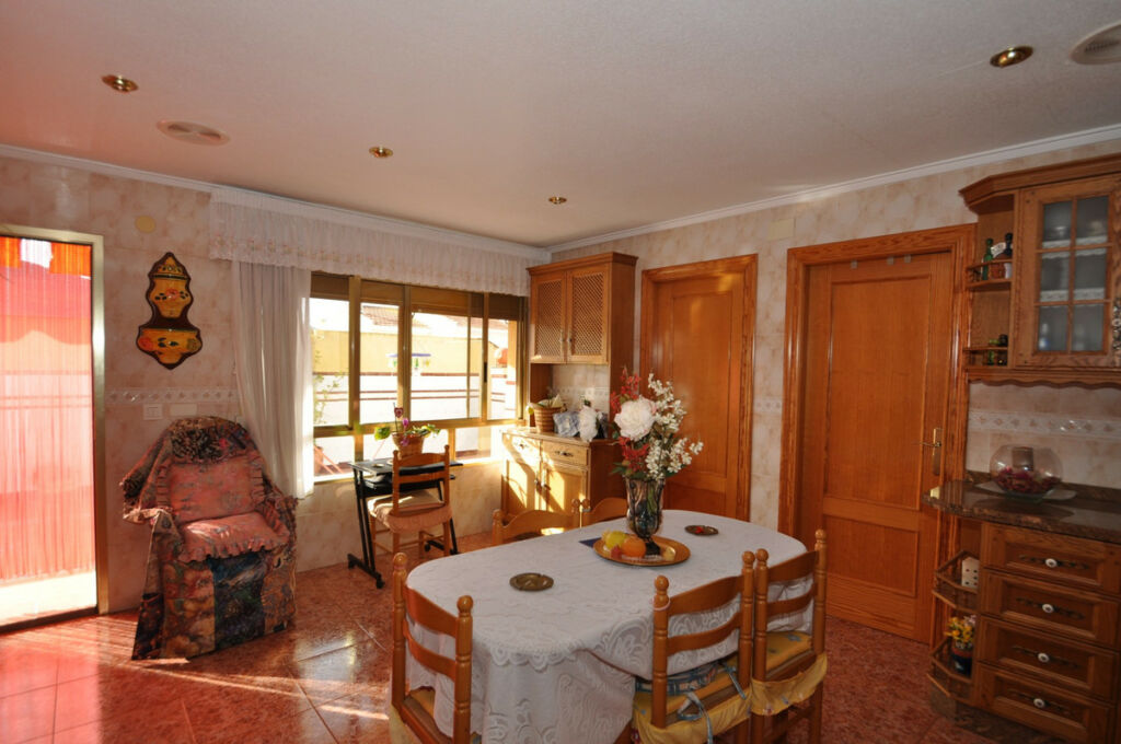 Townhouse Pinoso Alicante - image 6