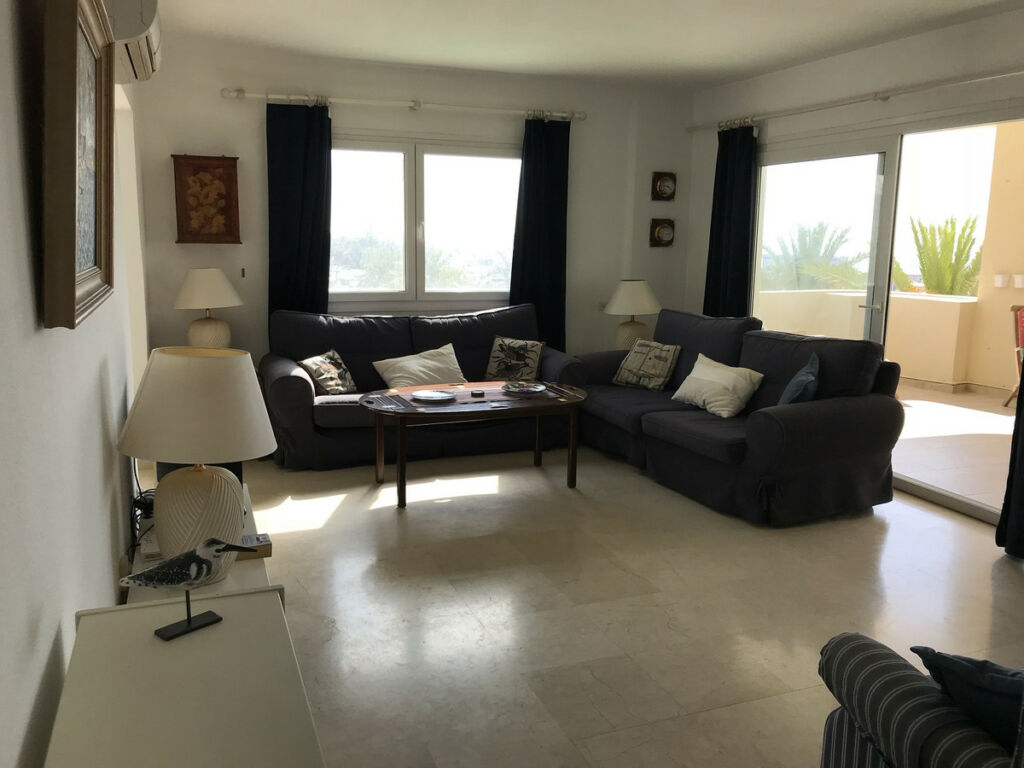 Middle Floor Apartment Estepona Málaga - image 6
