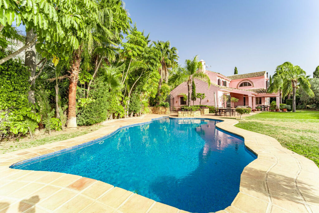 Detached Villa Benahavís Málaga - image 6