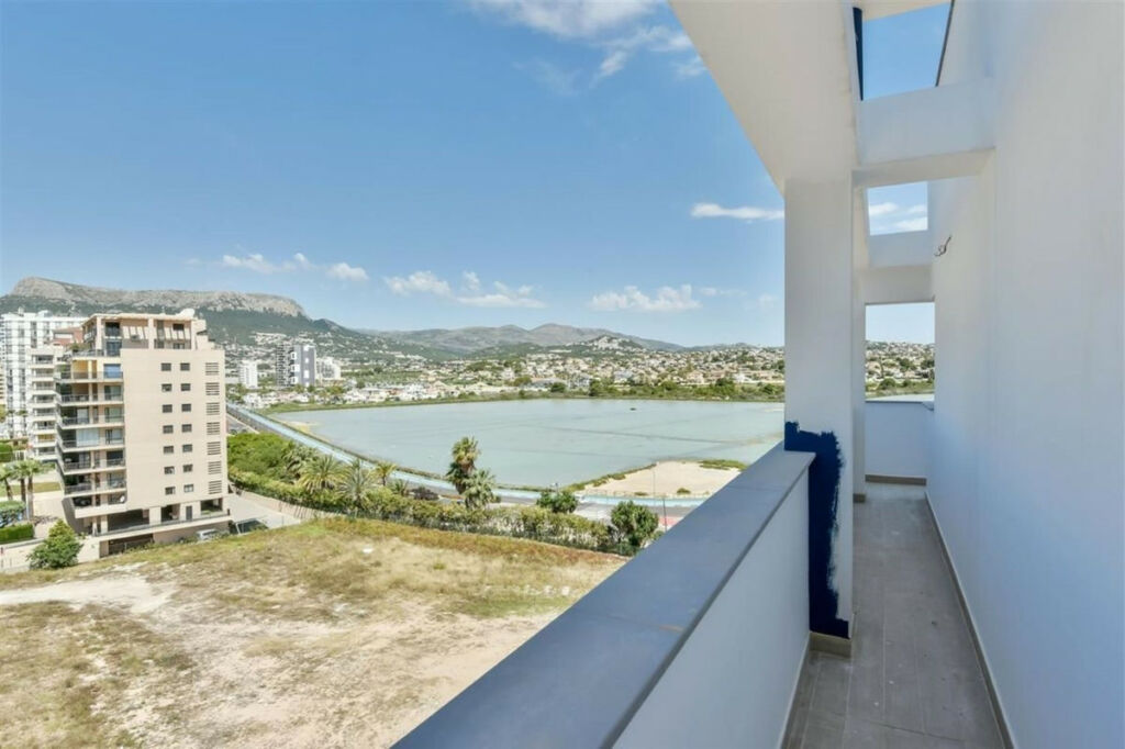 Middle Floor Apartment Calpe Alicante - image 6