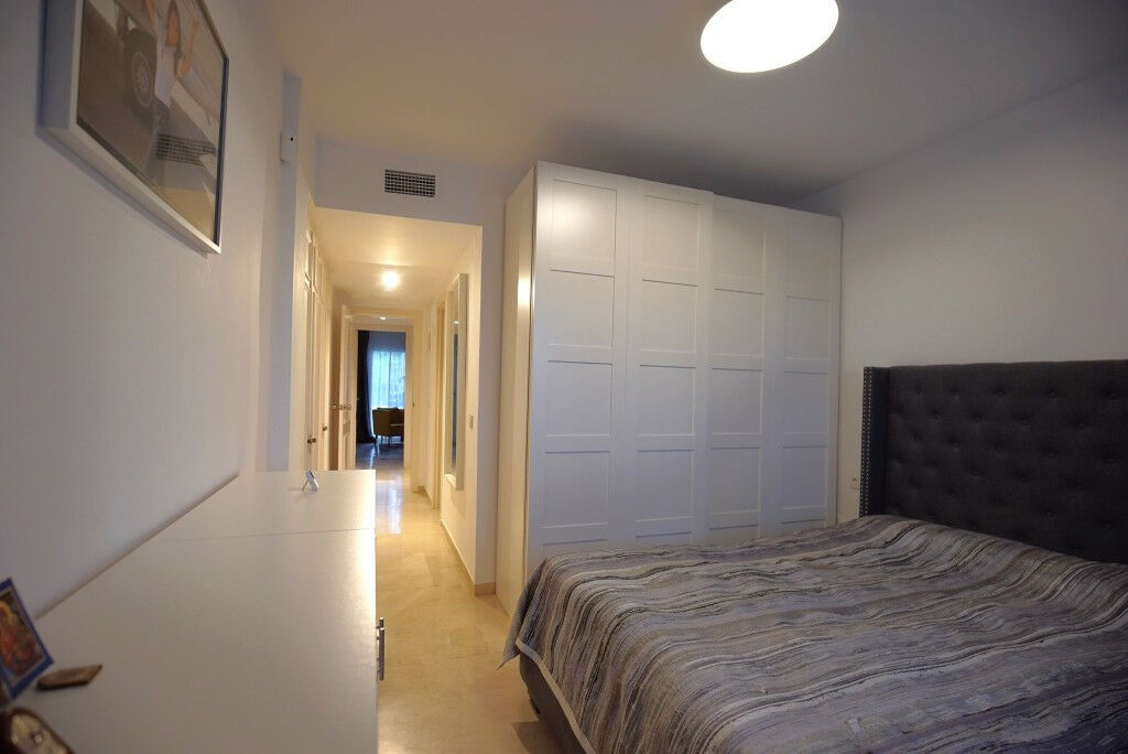 Middle Floor Apartment Estepona Málaga - image 6