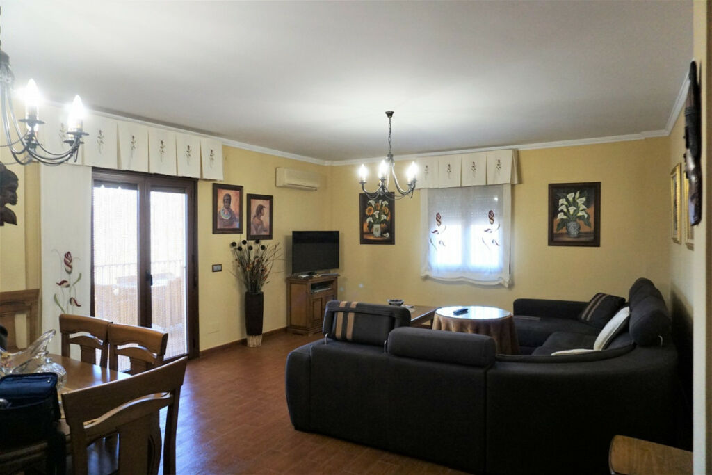 Detached Villa Sayalonga Málaga - image 6