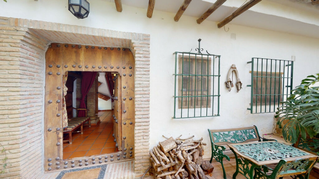 Detached Villa Sayalonga Málaga - image 6