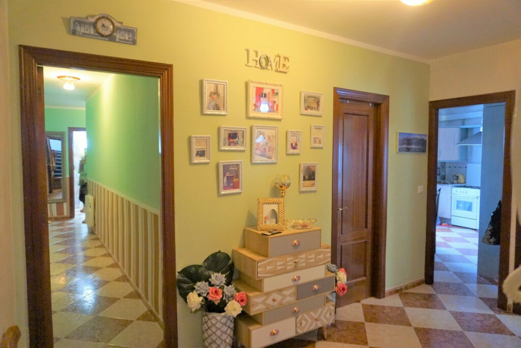 Middle Floor Apartment Canillas de Aceituno Málaga - image 6