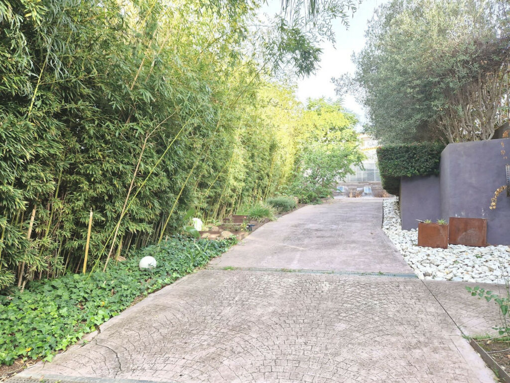 Detached Villa Estepona Málaga - image 6
