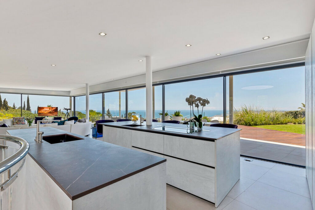 Detached Villa Fuengirola Málaga - image 6