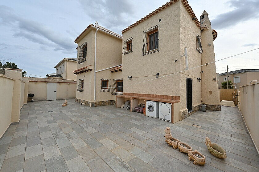 Detached Villa San Miguel de Salinas Alicante - image 6