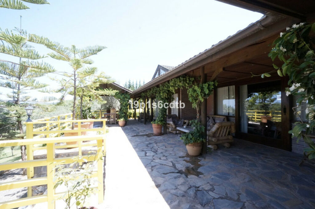 Detached Villa Monda Málaga - image 67