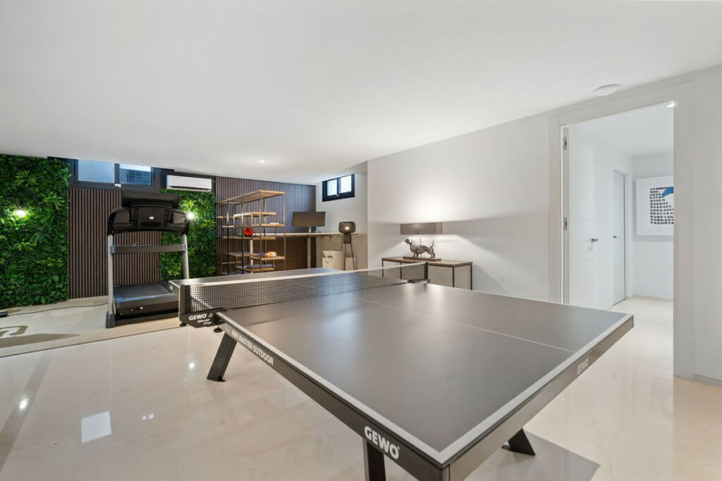 Detached Villa El Paraiso Málaga - image 68