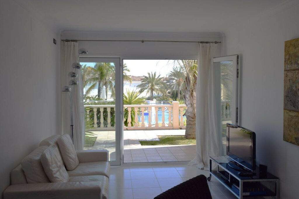 Middle Floor Apartment La Fustera Alicante - image 7