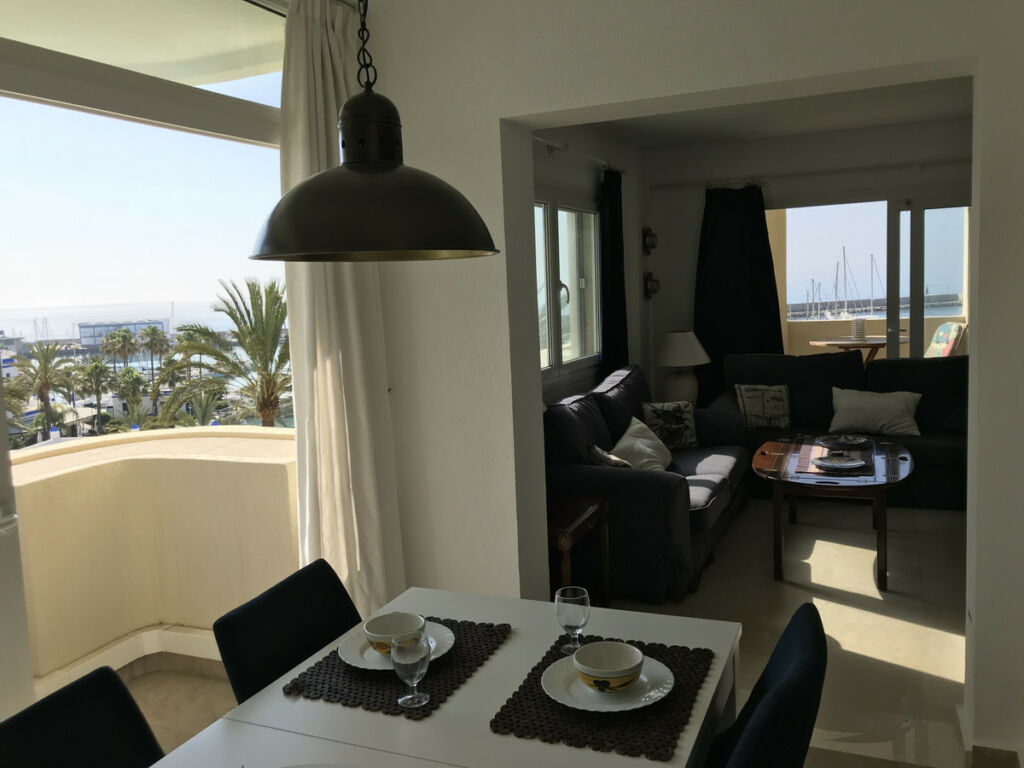 Middle Floor Apartment Estepona Málaga - image 7