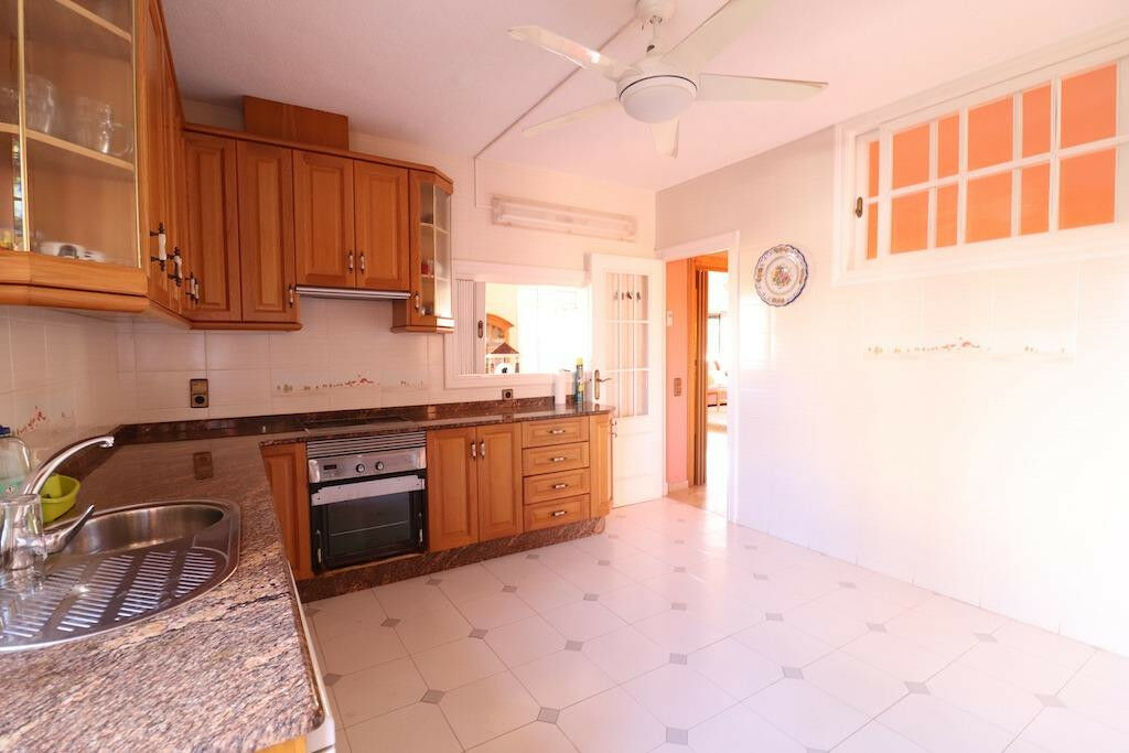Detached Villa Cabo Roig Alicante - image 7