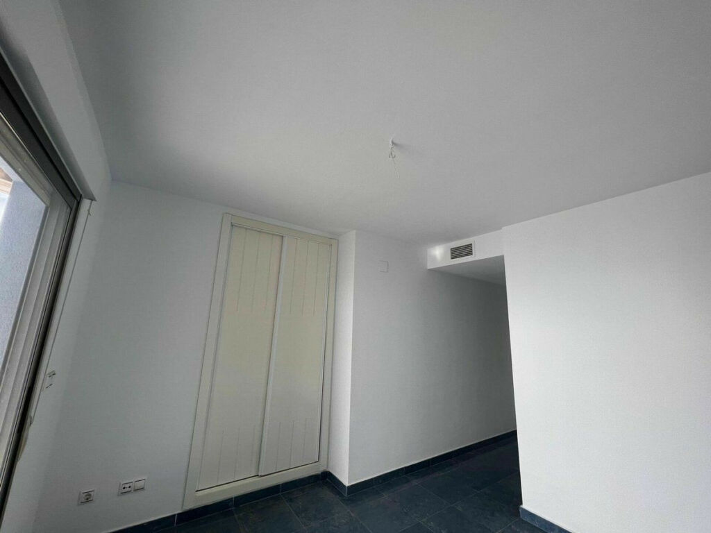 Middle Floor Apartment Calpe Alicante - image 7