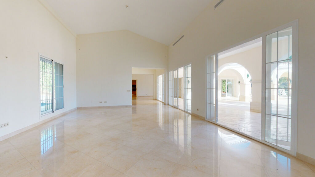 Detached Villa Los Arqueros Málaga - image 7