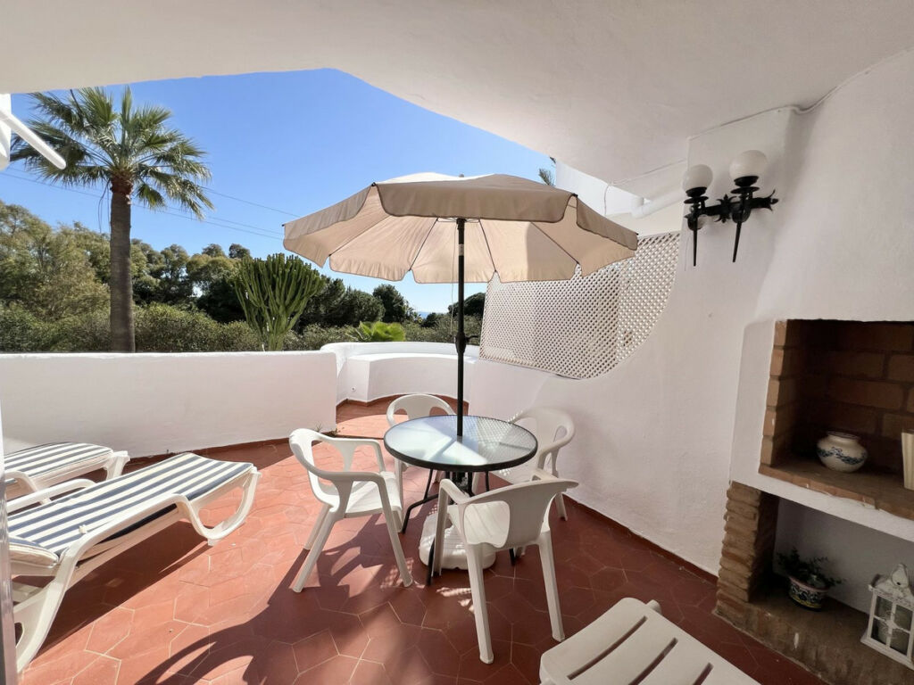 Middle Floor Apartment Calahonda Málaga - image 7
