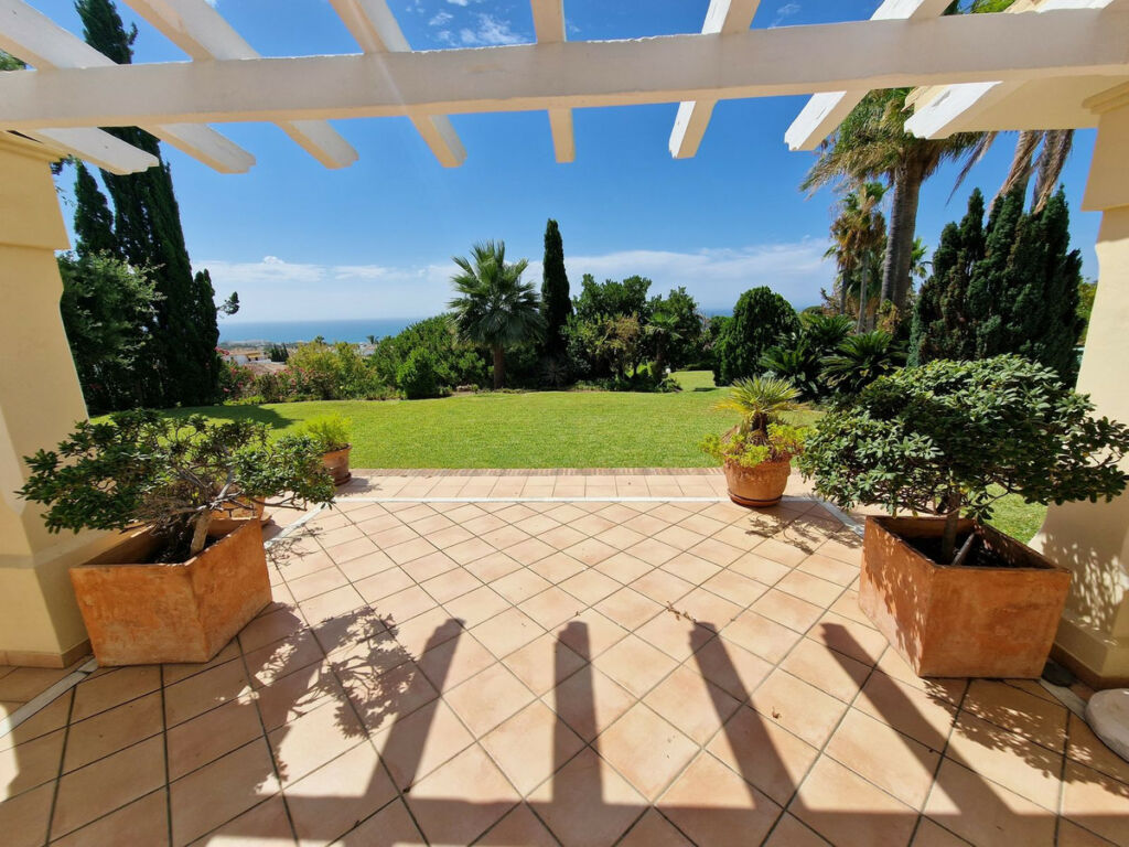 Detached Villa Calahonda Málaga - image 7