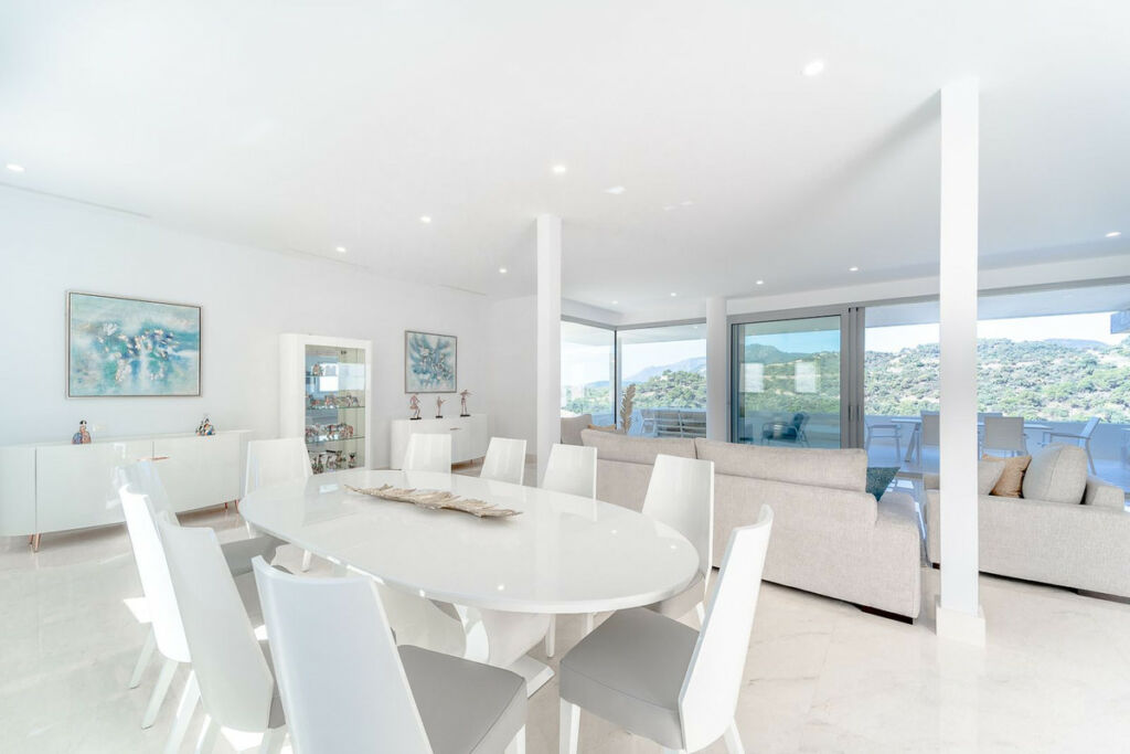 Detached Villa Los Arqueros Málaga - image 7