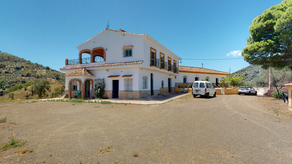 Detached Villa Comares Málaga - image 7