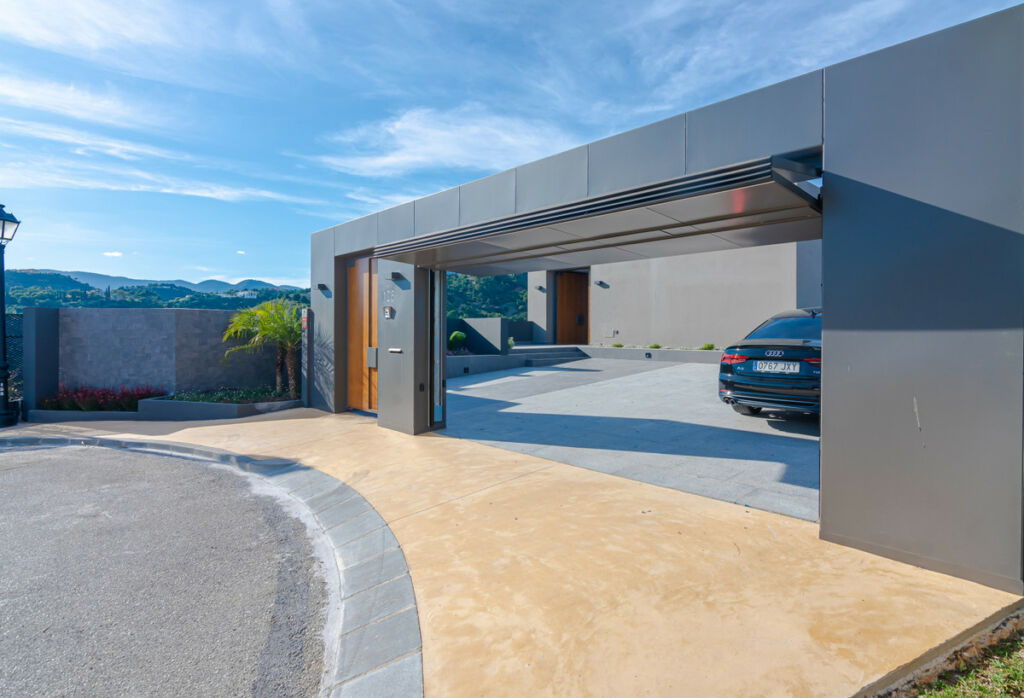 Detached Villa Los Arqueros Málaga - image 11