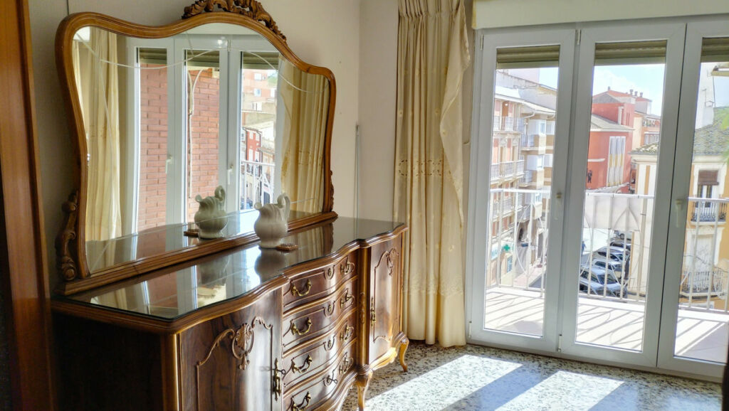 Middle Floor Apartment Sax Alicante - image 7