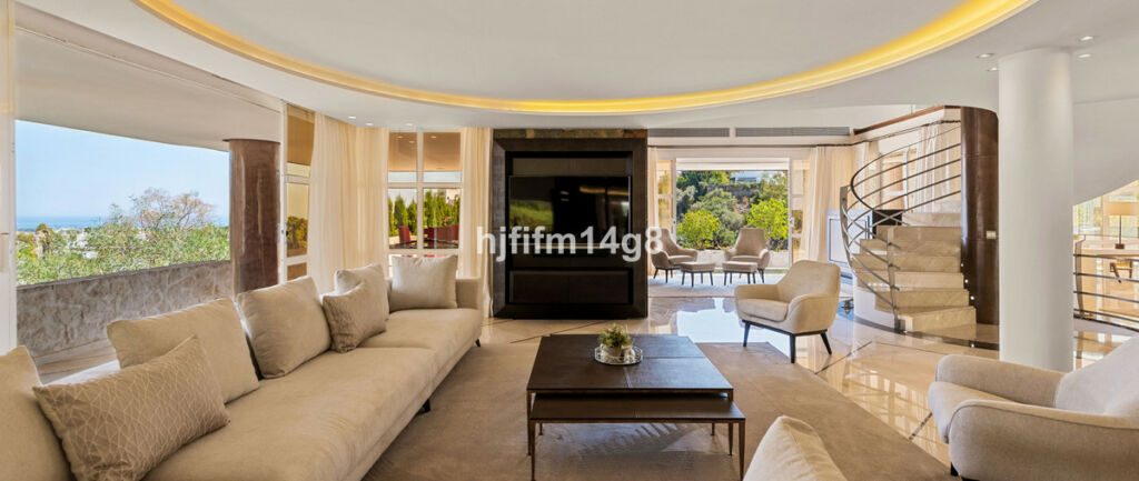 Detached Villa La Quinta Málaga - image 7